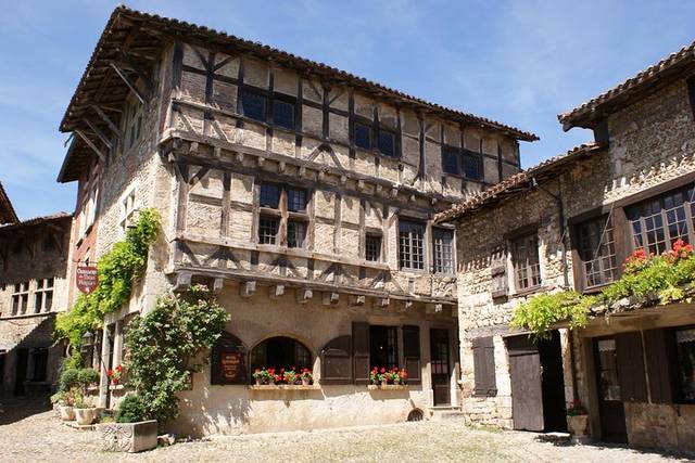 Pérouges