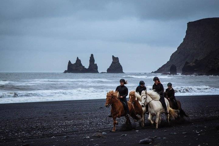 Reynisfjara Beach, Vik