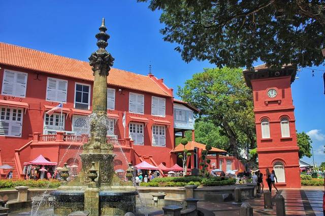 Melaka River