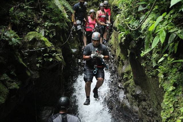 Nauyaca Waterfall