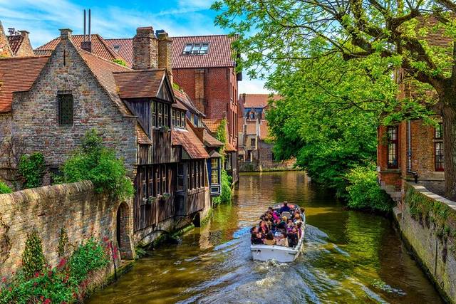 Canal cruise