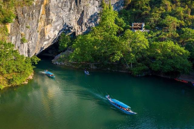 Phong Nha Cave