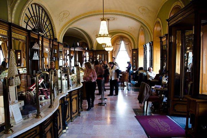 Private Café Wandering: Excursion through Budapest’s Belle Epoque