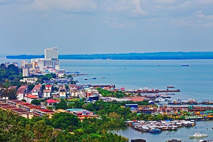 Full-Day Sepilok Orangutan and Sandakan City Trail from Kota Kinabalu