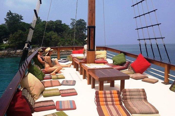 Relaxing Day with Snorkeling - Away From The Crowds