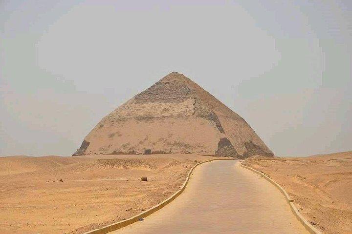 Cairo tour/ Full day tour to Dahshure, Saqqara and Giza Pyramids including lunch