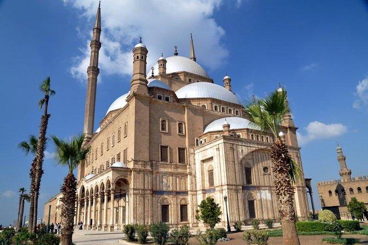Private Excursion To Giza Pyramids, Old Cairo, Citadel Including Lunch