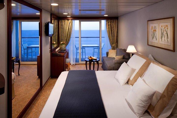 Halong Luxury Cruise - Including Pick up and Drop off