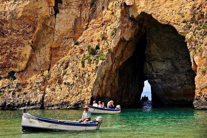 Discovering Gozo Full Day incl. Guide, Train & Ggantija Temples