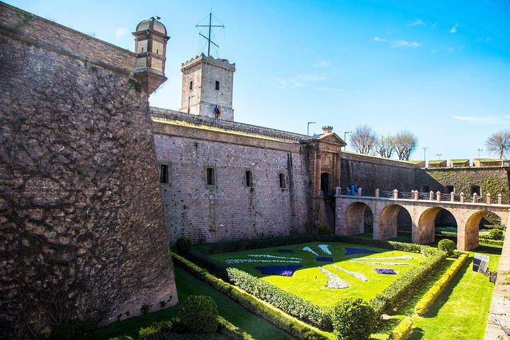 Private Montjuic Mountain Tour with Visit to Olympic Park and Plaza España