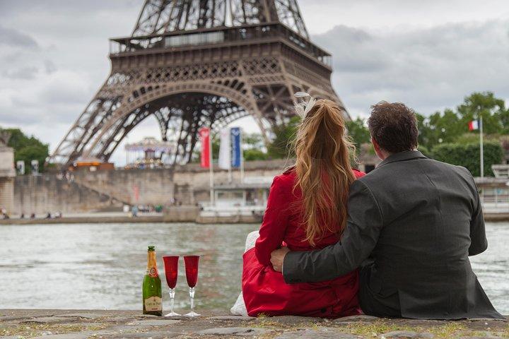 Paris Eiffel Tower Vows Renewal Ceremony - Photoshoot and Video