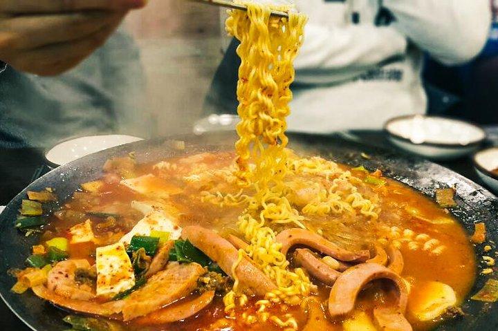 Night Food Tour in Seoul with Traditional and Modern Cuisine