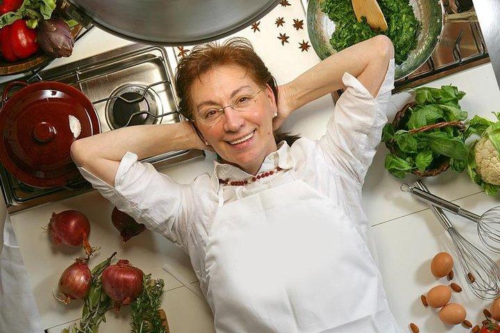 Tuscan Cooking Class in Siena with Handmade Pasta, Wine & Dinner