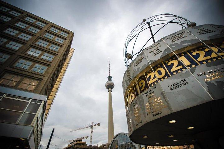 Cold War and Berlin Wall Tour in Italian