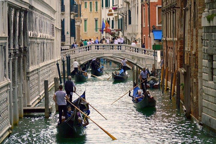 Private Gondola Serenade with Music