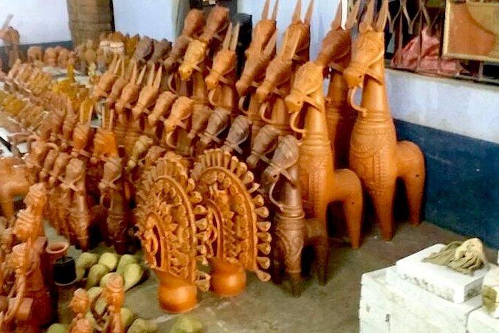 Day trip from Kolkata to Bishnupur for Terracotta Temples and Silk