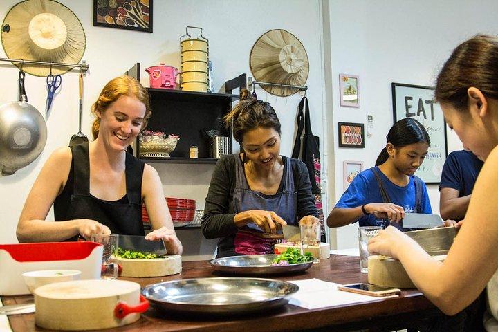Pink Chili - Thai Cooking Class and Market Tour in Bangkok