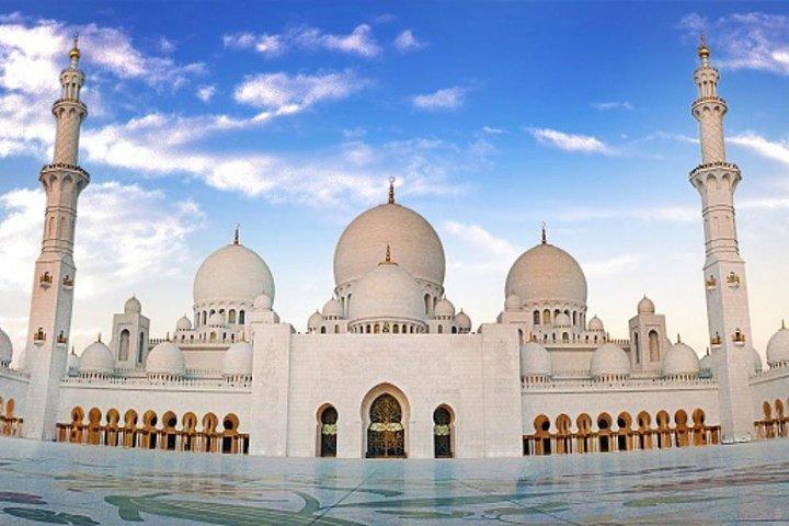 From Dubai: Abu Dhabi Tour w/ Grand Mosque & Qasar Al Watan