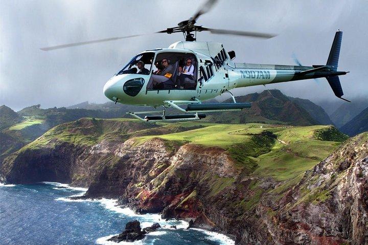 Doors Off West Maui and Molokai 45 minute Helicopter Tour