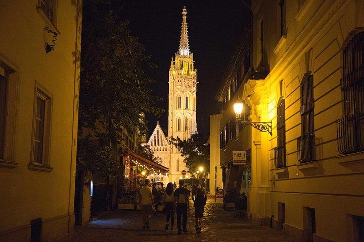 Castle District tour with Matthias Church Ticket & Cake & Coffee