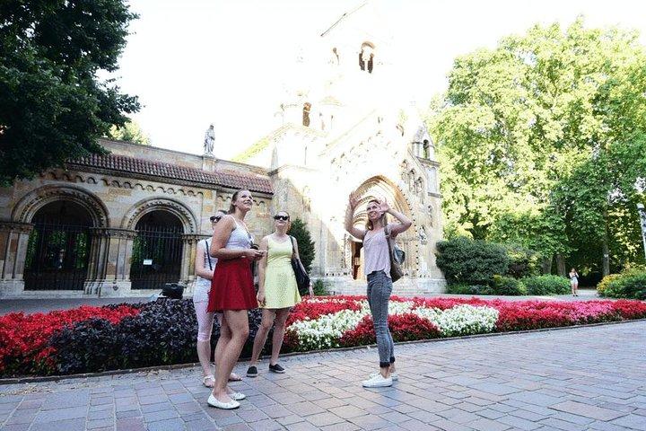 101 things in Budapest - Full Day Tour with Lunch & Metro Pass