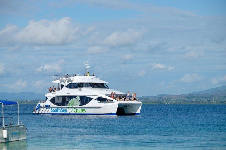 Yasawa Islands Explorer Cruise with Lunch