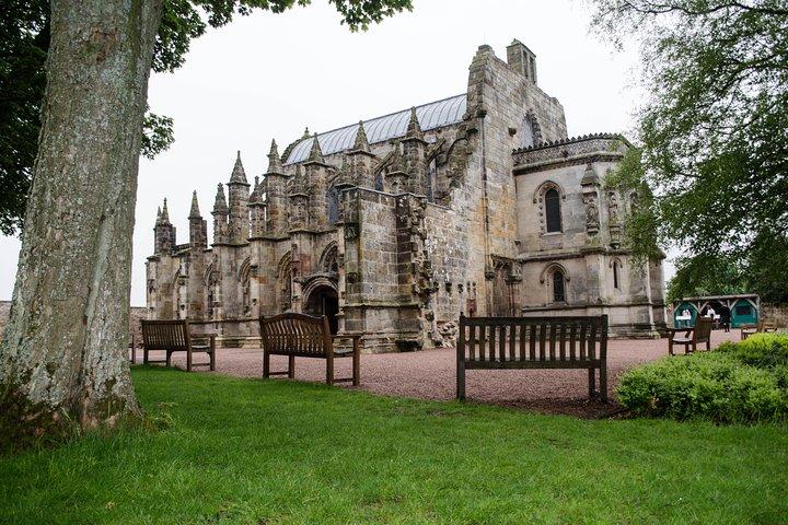 Rosslyn Chapel, Dunfermline Abbey and Stirling Castle Day Tour