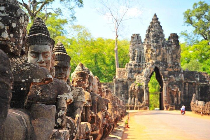Angkor wat and Small group temples Full day tours