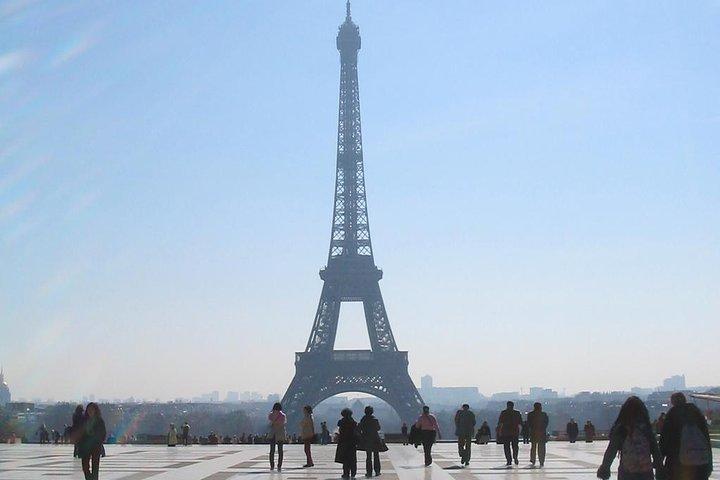 Trip to Paris with Seine Cruise, Bus Tour and Travel Card