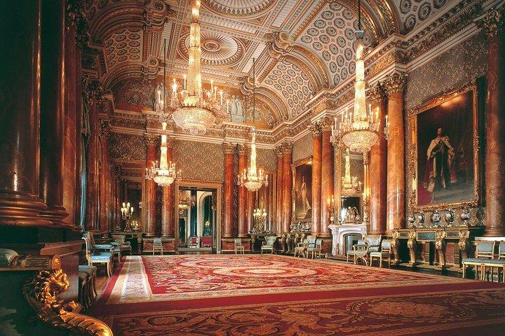 Buckingham Palace and Windsor Castle Self-Guided Tour with Coach