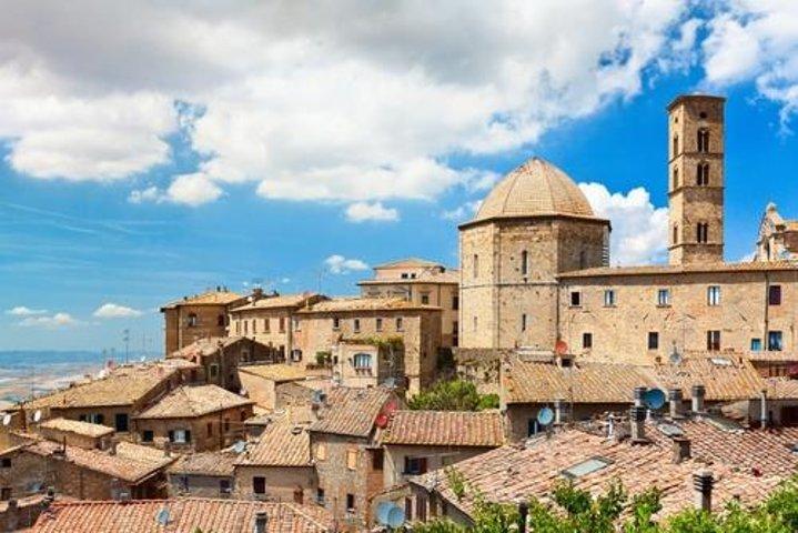 Small-Group San Gimignano and Volterra Day Trip from Siena