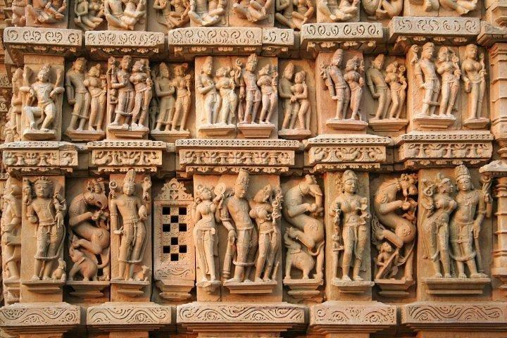 Khajuraho Day Tour: Jungle Safari at Panna National Park and Western and Eastern Temple