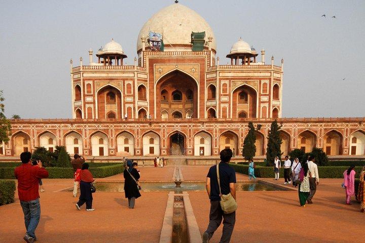 Mughal Heritage Tour Including Lodhi Garden, Humayun Tomb and Akshardham Temple