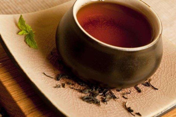 Private Shanghai City and Zhujiajiao Combo Tour with Boating, Tea Tasting, Lunch