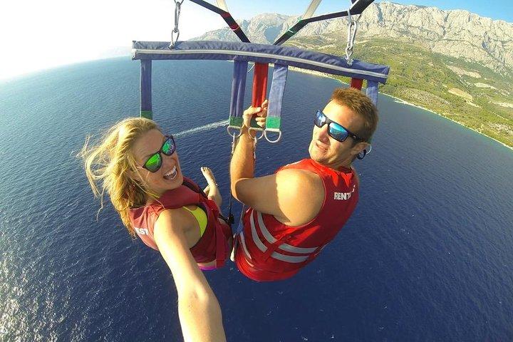 Punta Cana Combo Tour: Snorkeling, Catamaran Cruise & Parasailing