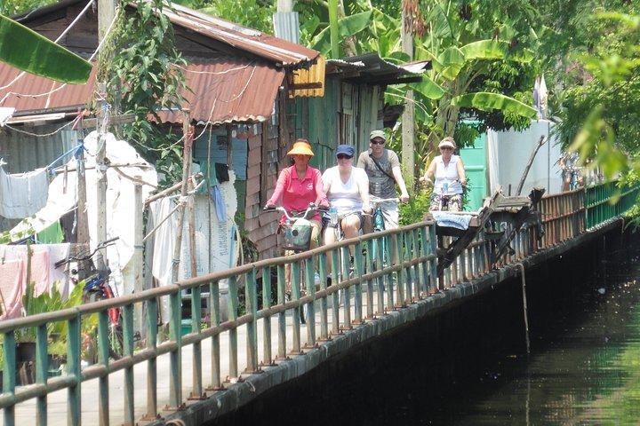 Half-Day Bangkok Bike Tour Including Lunch