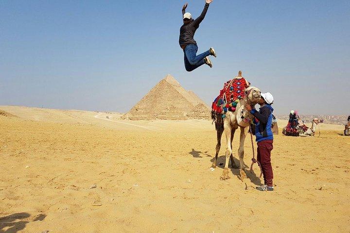 2 Days package Exploring Giza pyramids plus Egyptian museum and red sea