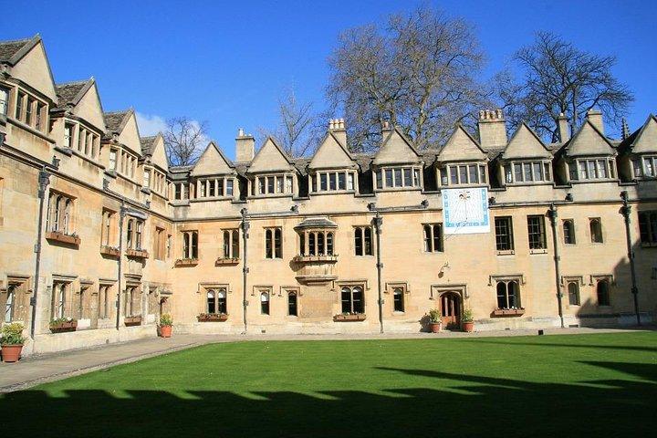 Cotswolds Villages and Oxford Full Day Tour from London