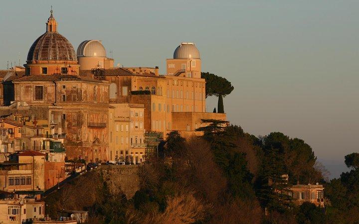 Castelgandolfo Pontifical Villas - Summer Residence of the Pope and Catacombs Shore Excursion from Civitavecchia Port