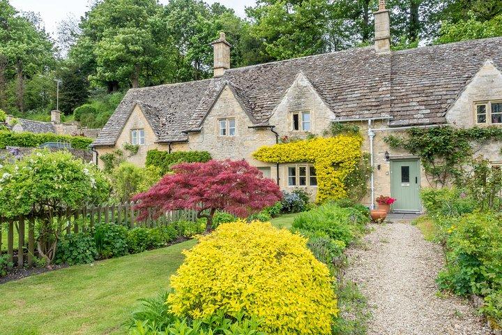 Oxford and Traditional Cotswolds Villages Small-Group Day Tour from London