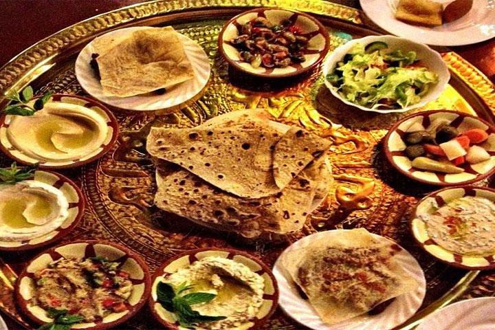 Amman: Private Panoramic Tour and Local Meal-Optional Wine Taste