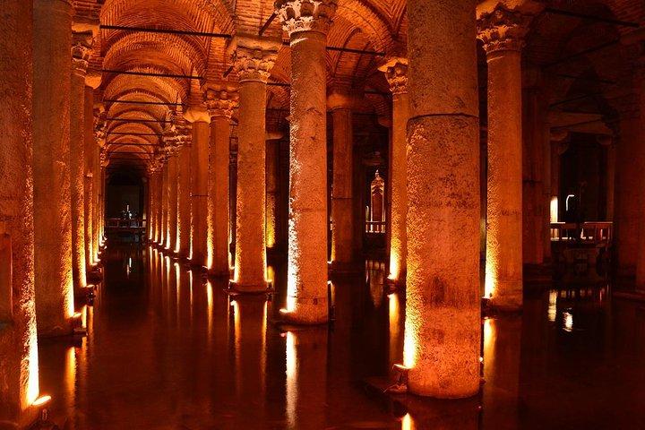 Istanbul Highlights: Guided Tour with Turkish Tea or Coffee
