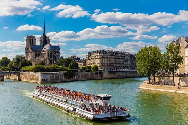 Bateaux Mouches® Sightseeing Cruise on the Seine River in Paris