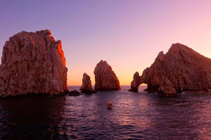 Sunset Dinner Cruise in Los Cabos