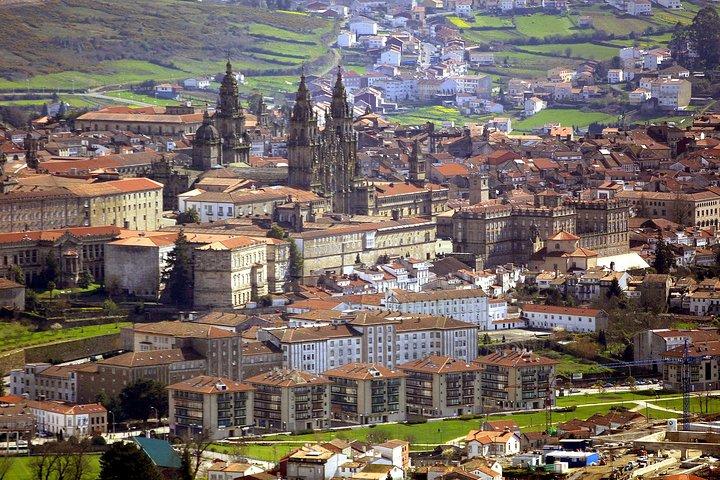 Full-Day Private Tour: Historic Santiago de Compostela from Lisbon