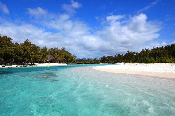 Paradise Cruise to Ile Aux Cerf Island from Trou d'Eau Douce