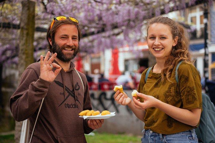 Porto Private Food and Drink Tasting Tour with Local