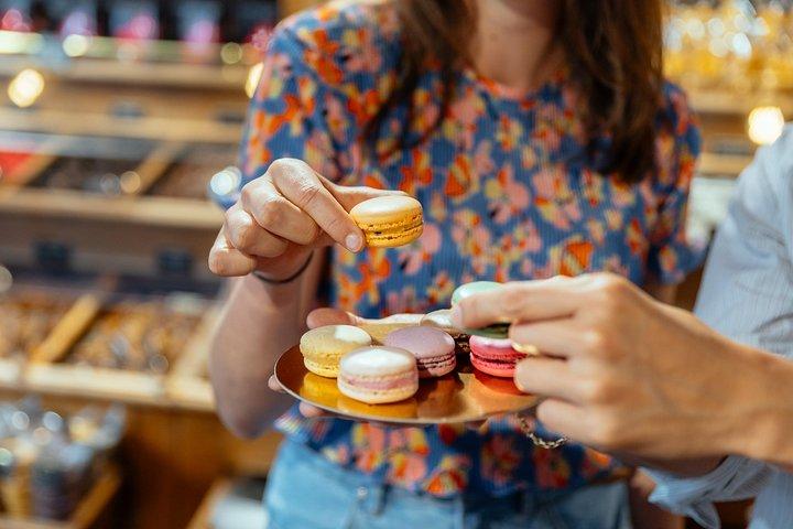Montmartre Private Food Walking Tour With Locals: The 10 Tastings