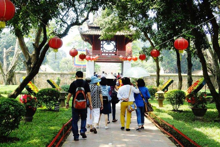 Hanoi city tour and water puppet show