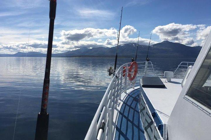 2 hour Polar Fishing Adventure
